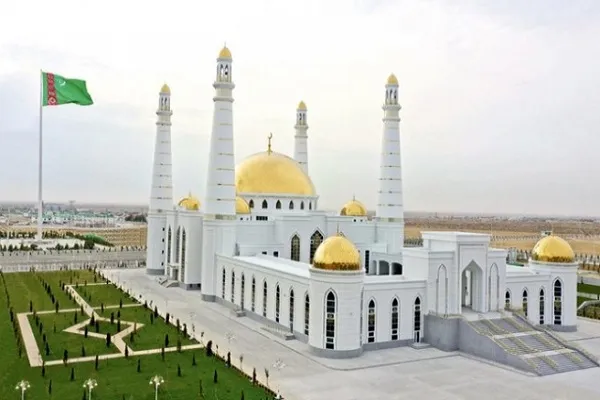 Türkmenistan'da camiye gitme yasağı uzatıldı