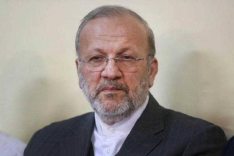 ایستادگی ملت ایران برگرفته از «فَاسْتَقِمْ كَمَا أُمِرْتَ» است‌