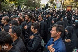 وداع مردم اصفهان با شهدای دفاع مقدس