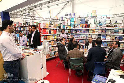  بازدید حمید رضا طیبی، رییس جهاد دانشگاهی از سی امین نمایشگاه بین المللی کتاب تهران