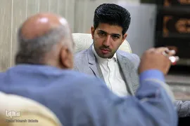 در محضر ستایشگران