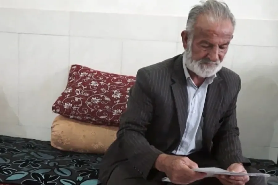 پیرمرد خانمیرزایی: آرزو دارم اشعار قرآنی‌ام کتاب شود + فیلم