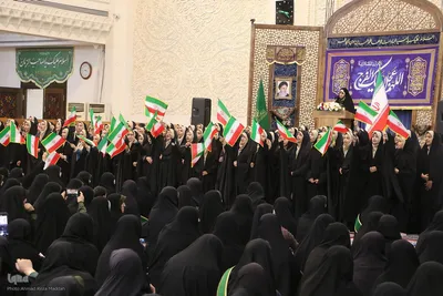 اجتماع بانوان «میثاق انقلابی» در حرم شاهچراغ (ع)
