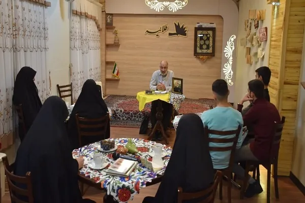 حاج قاسم ظرفیت کشورها را برای دفاع از ارزش‌های اسلامی احیا کرد