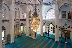 Berliner Moscheen sind sichtbarer und vielfältiger im Stadtbild