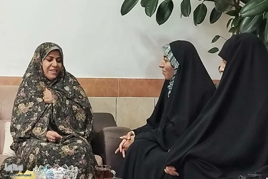 بانویی که با تشویق همسر شهیدش معلم شد + فیلم