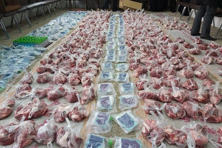 توزیع 200 بسته گوشت گرم میان نیازمندان شیراز