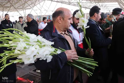 عطرافشانی و غبارروبی مزار شهدای وادی رحمت تبریز