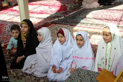 اعتکاف مادر فرزندی در ملایر