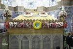 Santuário de Hazrat Masoumeh em Qom É Decorado com Flores em Ocasião Abençoada