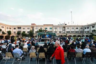 سفره افطاری ساده در بازار پانزده خرداد