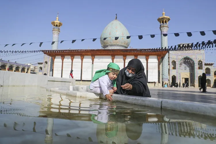 روزی که مادران همنوا با رباب شدند / یاری‌رسانی «دستان کوچک» در ایام کرونا