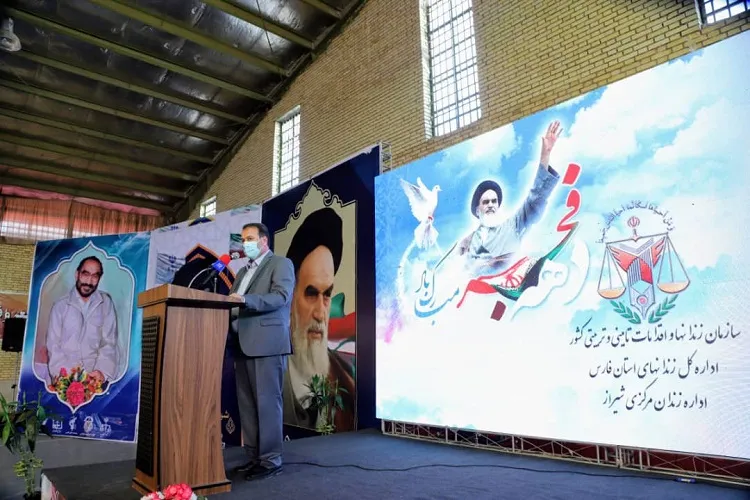 نوع‌دوستی و مروت را در جامعه رواج دهیم