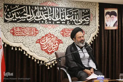 ⁨رونمایی از پوستر و لوگوی شعار اربعین 1398⁩