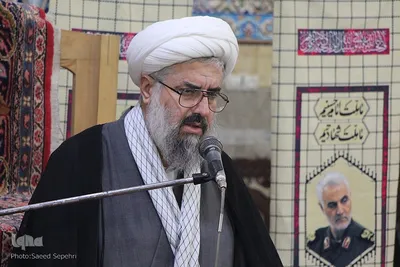 کرسی تلاوت قرآن کریم در شب لیله الرغائب