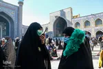 ارائه گزارش در خصوص تخلفات صورت گرفته در حریم  به بخش آگاهی حرم نیز از دیگر وظایف خدام بخش انتظامات برای حفظ نظم و امنیت این آستان مقدس است.