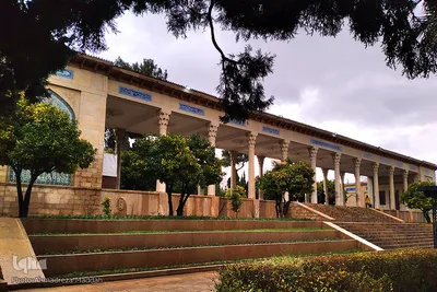 یک روز بارانی در حافظیه
