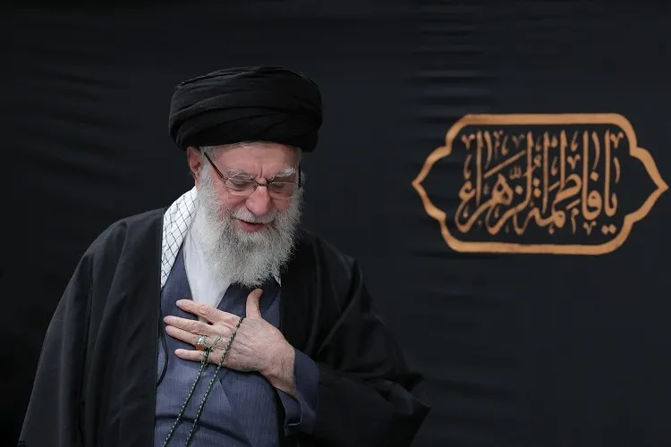 مراسم عزاداری شام شهادت حضرت زهرا(س) در حسینیه امام خمینی(ره)
