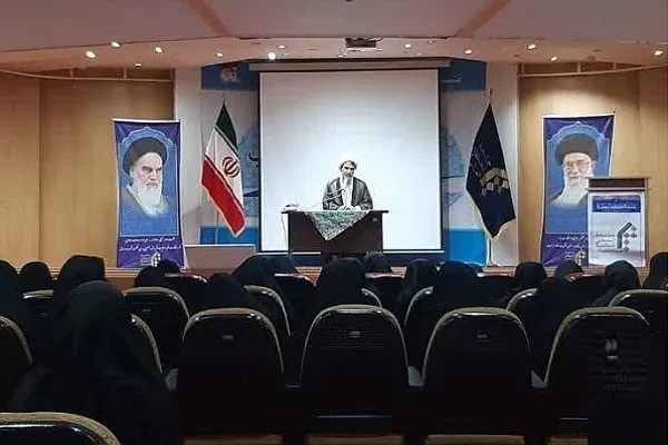 مطالعه زندگی بزرگان دین، یکی از عوامل موفقیت است