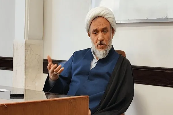 حجت‌الاسلام والمسلمین اینانلوفر رئیس سازمان بسیج اساتید، طلاب و روحانیون کشور