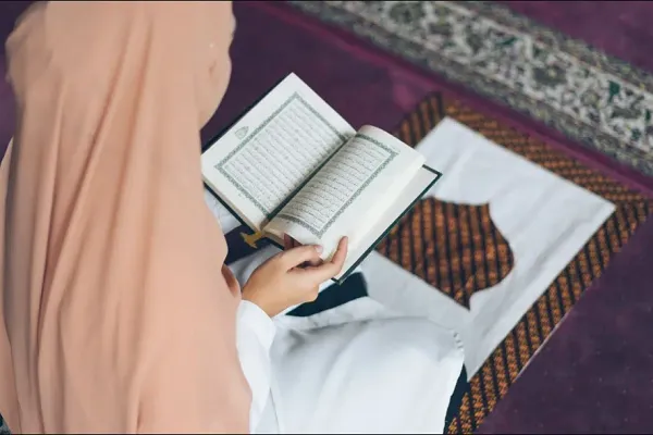 Ano ang Qur’an?/38	

Isang Pagbabasa ng Aklat na Nangangailangan ng Espesyal na mga Ugali