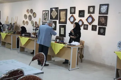 بازدید استاندار مرکزی از نمایشگاه قرآن