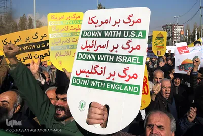 راهپیمایی نمازگزاران تهرانی در محکومیت اعلام  انتقال پایتخت رژیم صهیونیستی از «تل‌آویو» به «بیت‌المقدس» توسط رئیس جمهور آمریکا