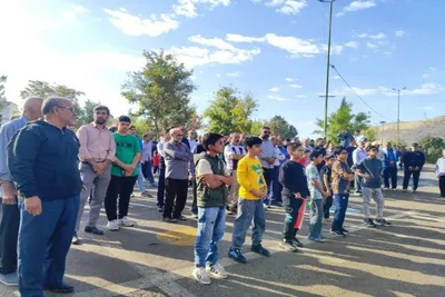 عکس | پیاده‌روی خانوادگی به مناسبت هفته دفاع مقدس