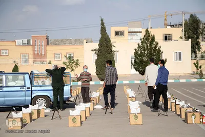 آغاز توزیع روزانه هزار بسته معیشتی و غذای گرم در استان یزد‎