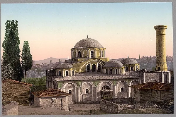 Kariye Camii à Istanbul accueille la première prière du vendredi