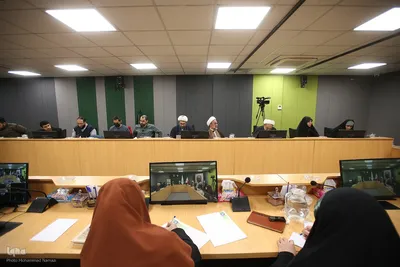 رونمایی از مجموعه مقالات همایش شهید سلیمانی و مکتب انتظار و مقاومت