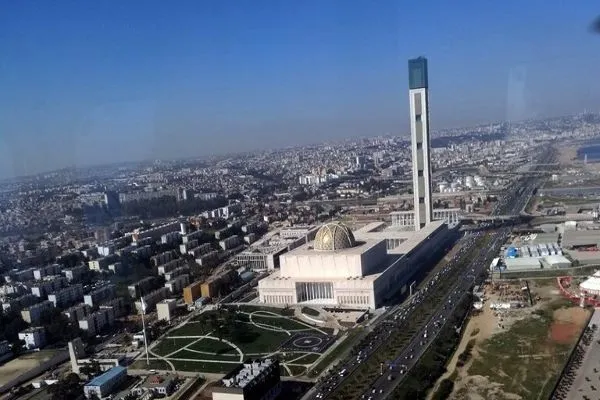 توضیحات مدیر روزنامه الجزایری درباره حذف مناره در تصویر مسجد اعظم این کشور
 
