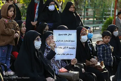 مراسم عطرافشانی وغبارروبی قبورمطهرگلزار شهدا