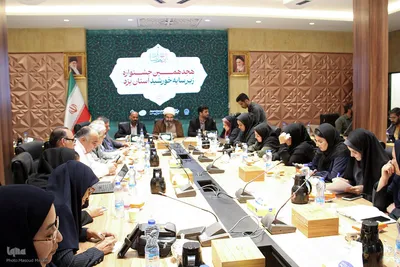 نشست خبری جشنواره زیر سایه خورشید در یزد