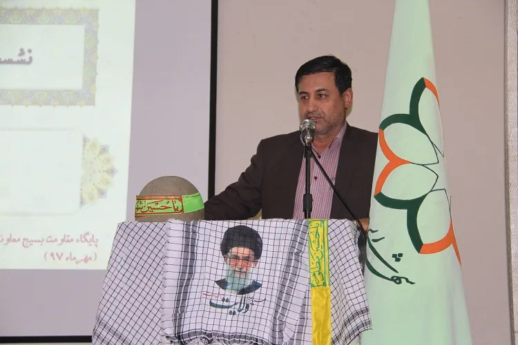 ایستادگی در برابر زورگویان دنیا را ادامه دهیم/ دفاع همچنان باقی است