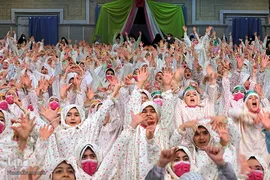 جشن تکلیف دختران دانش‌آموز در حسینیه امام خمینی(ره)