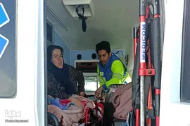 عملیات امدادرسانی اورژانس کردستان به مادران باردار در مناطق صعب العبور روستایی
