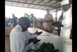 Deux pasteurs nigérians se convertissent à l’islam lors du sermon du ramadan
