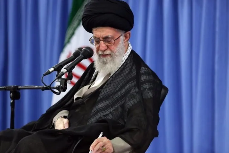پیام تسلیت رهبر معظم انقلاب به ماموستا قادری و آیت‌الله کریمی