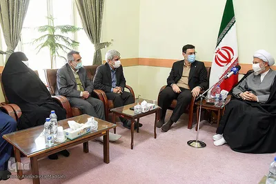 دیدار امیرحسین قاضی زاده هاشمی، رئیس بنیاد شهید و امور ایثارگران با آیت الله دژکام، نماینده ولی فقیه در استان فارس