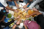 سفره‌های افطاری در جوار آستان علوی