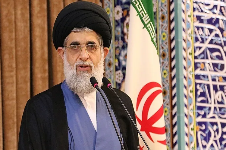عید فطر روز اجتماع و در کنار هم قرار گرفتن مؤمنین است