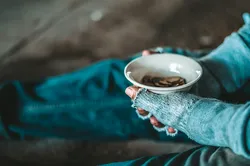 تأثير مبدأ المعاد في الاهتمام بالفقراء