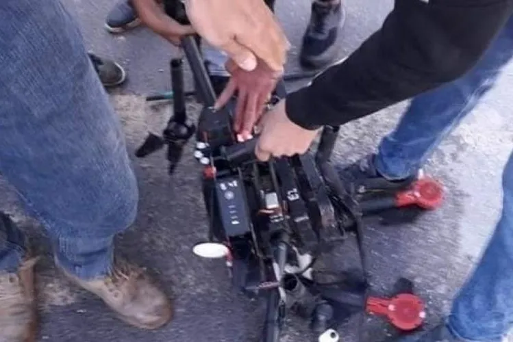 Dron israelí derribado por jóvenes palestinos