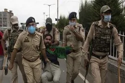 Film/ Penindasan Berkabung Umat Syiah di Kashmir oleh Polisi India