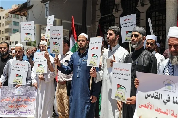 Ulama Gaza: Meninggalkan Tanah Air Adalah Khianat terhadap Darah Para Syuhada