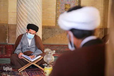 محفل انس با قرآن در مسجد نصیرالملک‎ شیراز