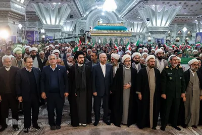 آغاز چهل‌و‌چهارمین دهه فجر انقلاب اسلامی در حرم امام خمینی(ره)