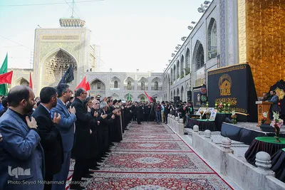 تعویض پرچم گنبد حرم مطهر رضوی در آغاز ماه محرم‎