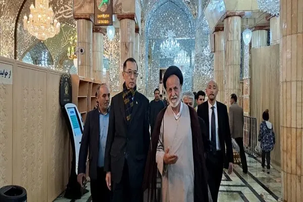 سفیر تایلند در حرم حضرت معصومه(س) حضور یافت